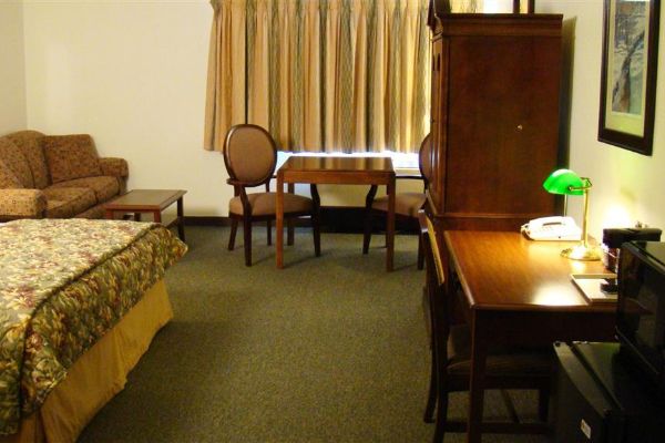 MAGNUSON HOTEL FRANKLIN SQUARE (Houghton)